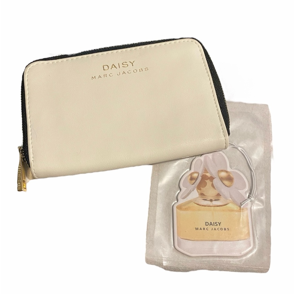Marc Jacobs Daisy Wallet and air freshener